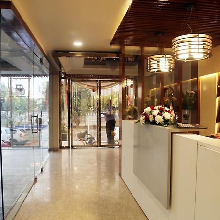 Awadh Inn Noida Extérieur photo