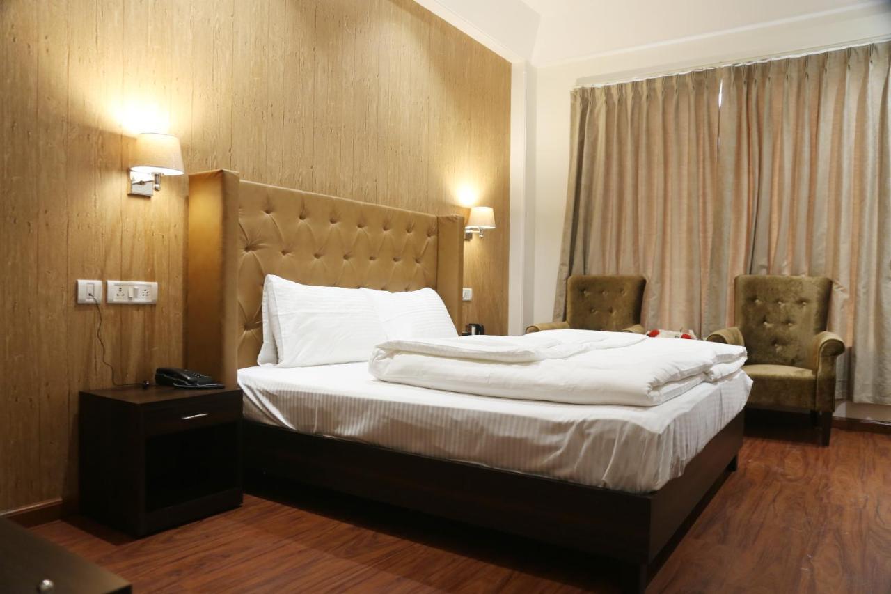 Awadh Inn Noida Extérieur photo