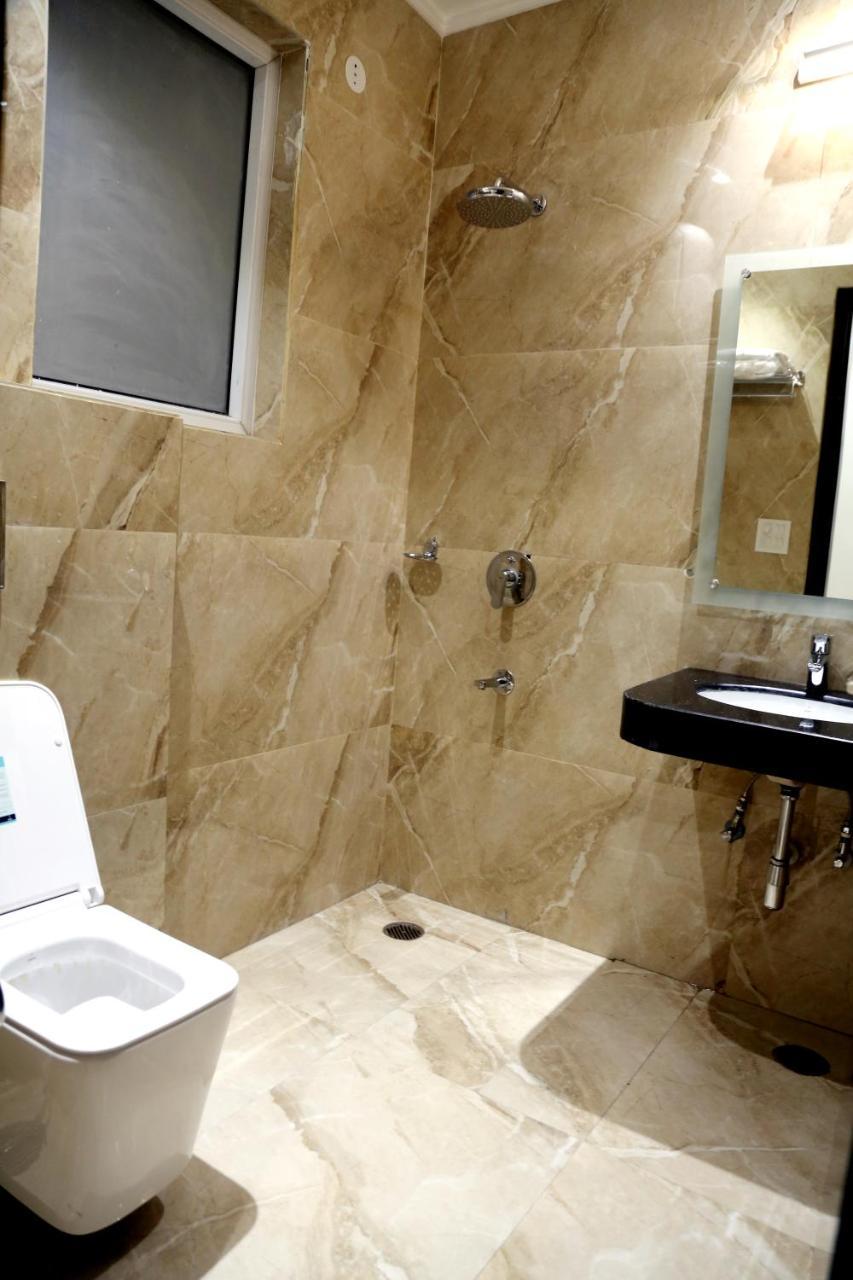 Awadh Inn Noida Extérieur photo