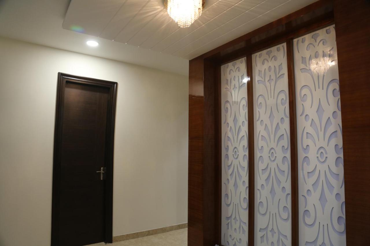 Awadh Inn Noida Extérieur photo